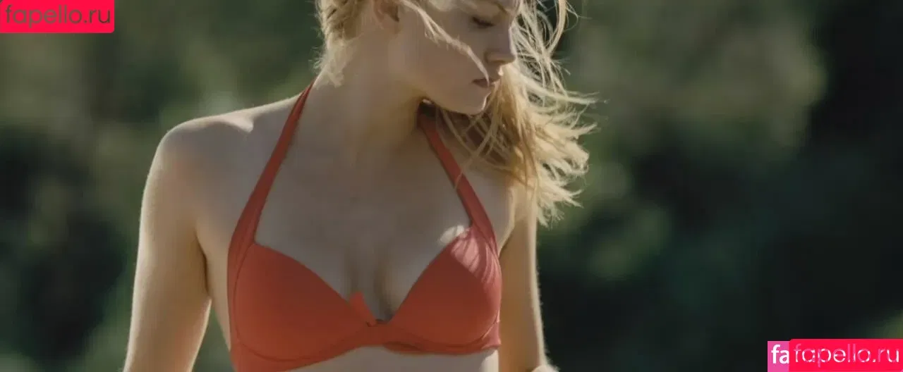 Phoebe Tonkin / phoebejtonkin Onlyfans Photo Gallery 