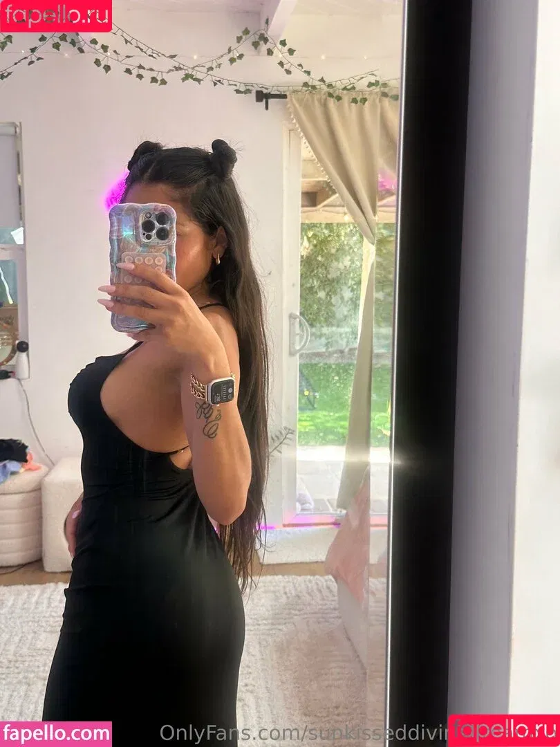 sunkisseddivinedream / sunkisseddivinedreamxo Onlyfans Photo Gallery 