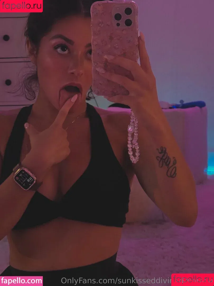 sunkisseddivinedream / sunkisseddivinedreamxo Onlyfans Photo Gallery 