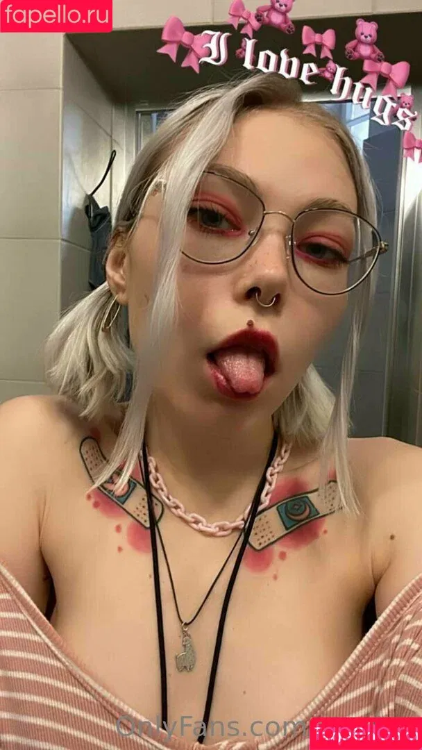 by.strwbrr / strwbrr Onlyfans Photo Gallery 