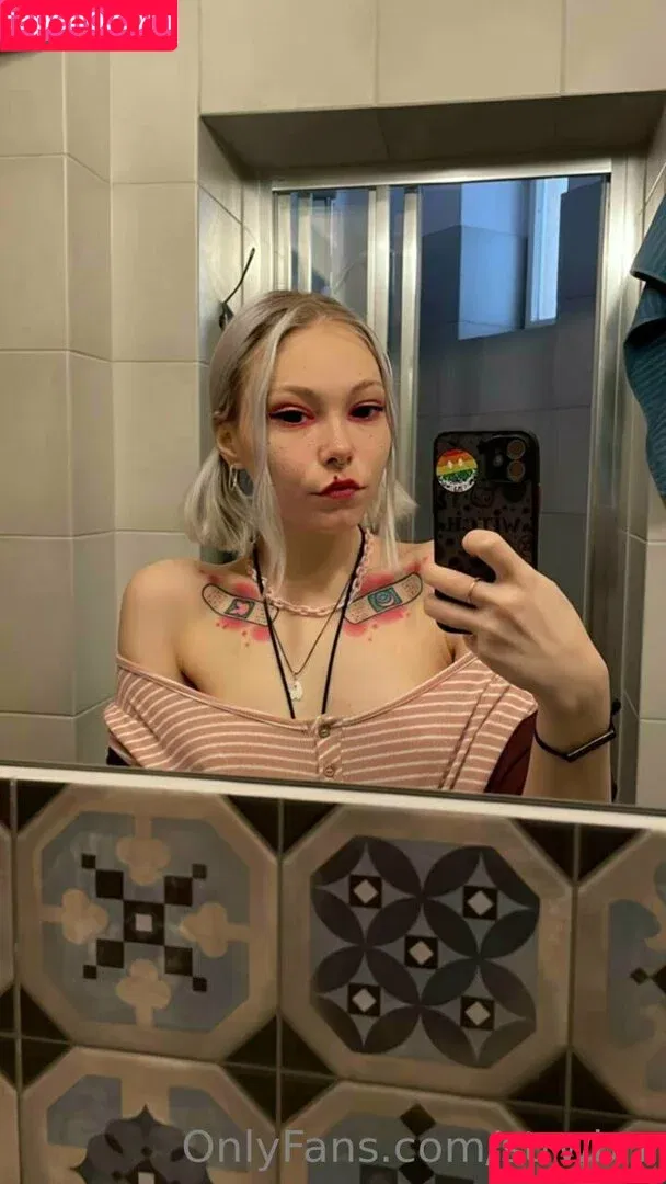 by.strwbrr / strwbrr Onlyfans Photo Gallery 