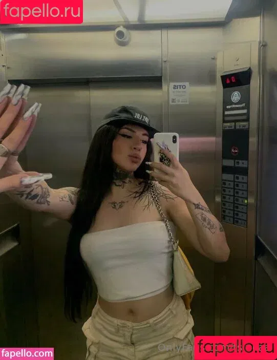 tsjuliaa / tsjuliaaa Onlyfans Photo Gallery 