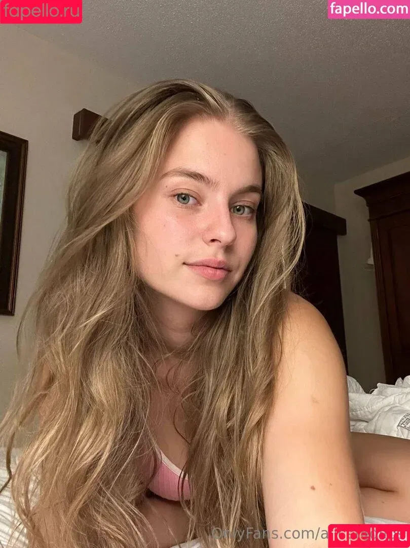 cutebaby0 / cutebaby0_ / cutebabyfree Onlyfans Photo Gallery 