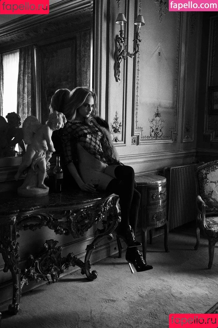 Cara Delevingne / CaraDelevingneOfficialPage / caradelevingne Onlyfans Photo Gallery 