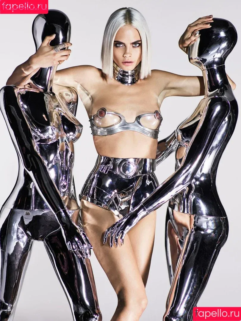 Cara Delevingne / CaraDelevingneOfficialPage / caradelevingne Onlyfans Photo Gallery 