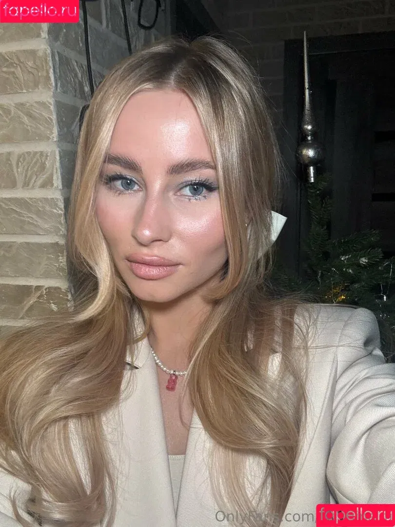 kristiina_fi / stunning blonde teen Onlyfans Photo Gallery 