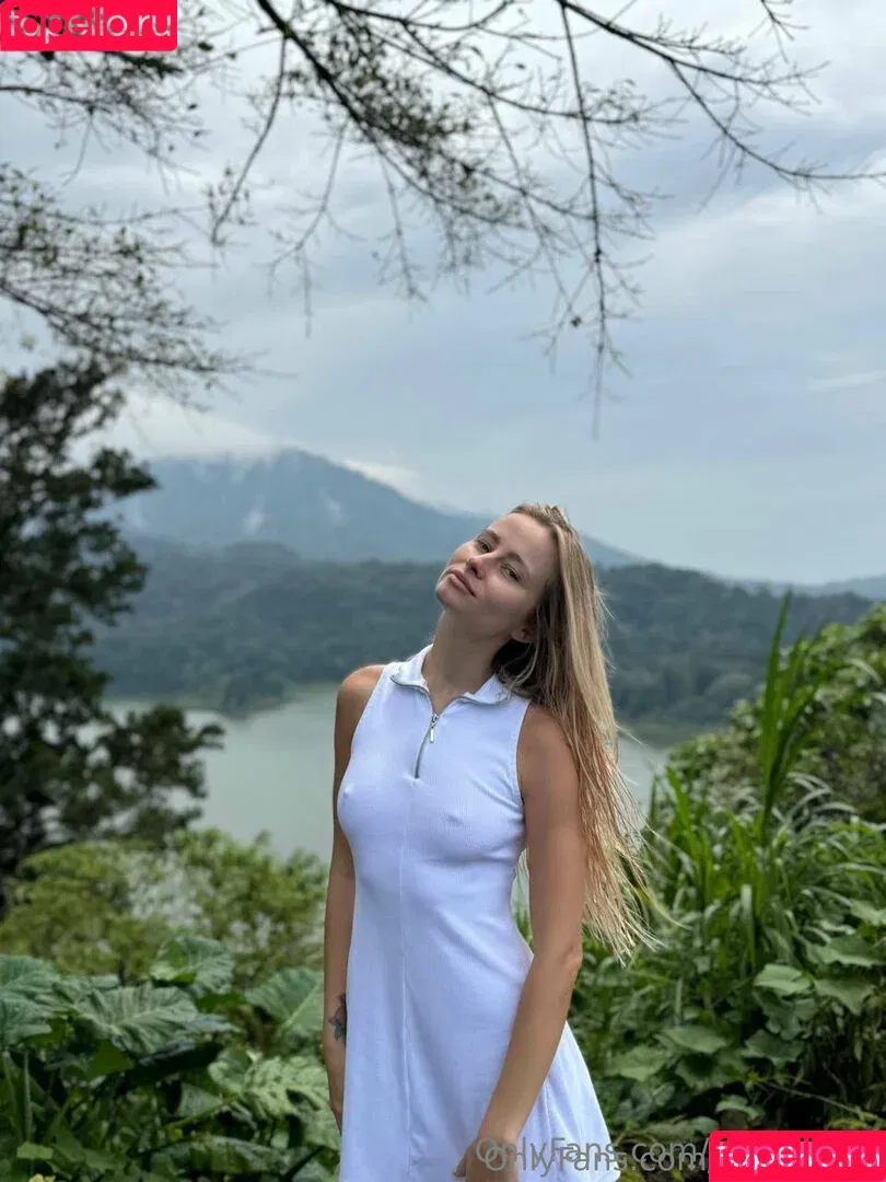 kristiina_fi / stunning blonde teen Onlyfans Photo Gallery 