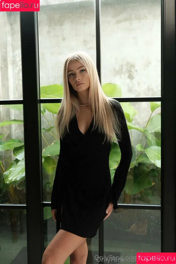 kristiina_fi / stunning blonde teen Onlyfans Photo Gallery 