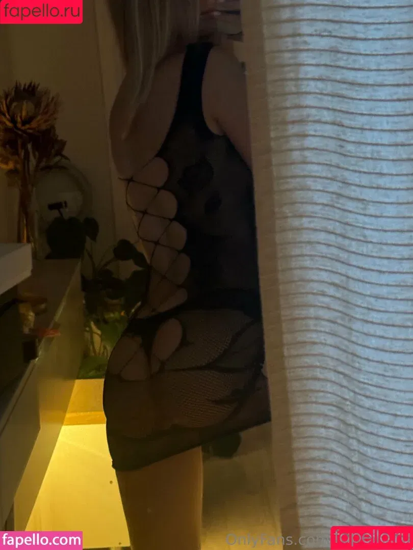 kristiina_fi / stunning blonde teen Onlyfans Photo Gallery 