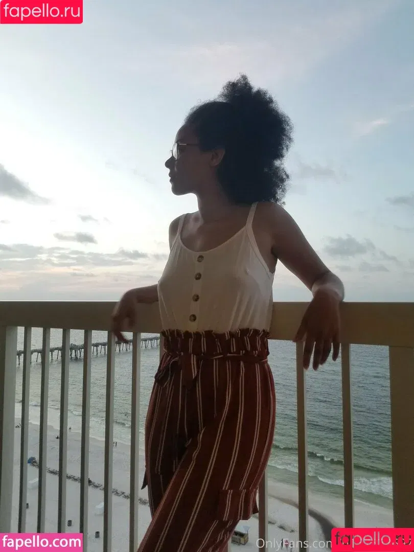 jez132219 / u157533597 Onlyfans Photo Gallery 