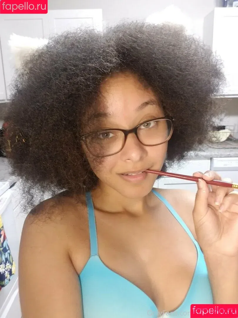 jez132219 / u157533597 Onlyfans Photo Gallery 