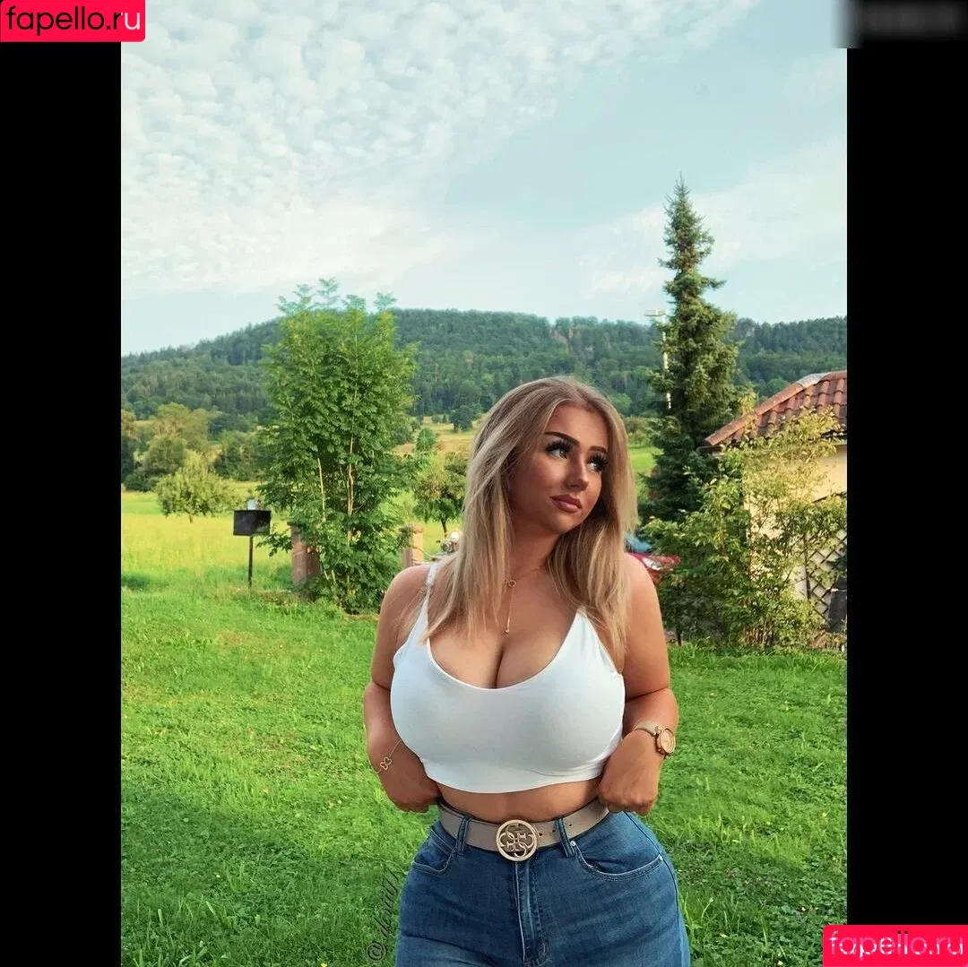 demirose / desii77 / desiii77 / desithekawaiipotato Onlyfans Photo Gallery 