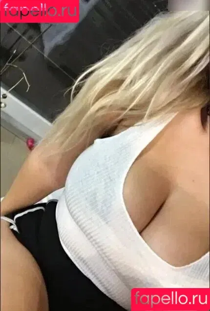 demirose / desii77 / desiii77 / desithekawaiipotato Onlyfans Photo Gallery 