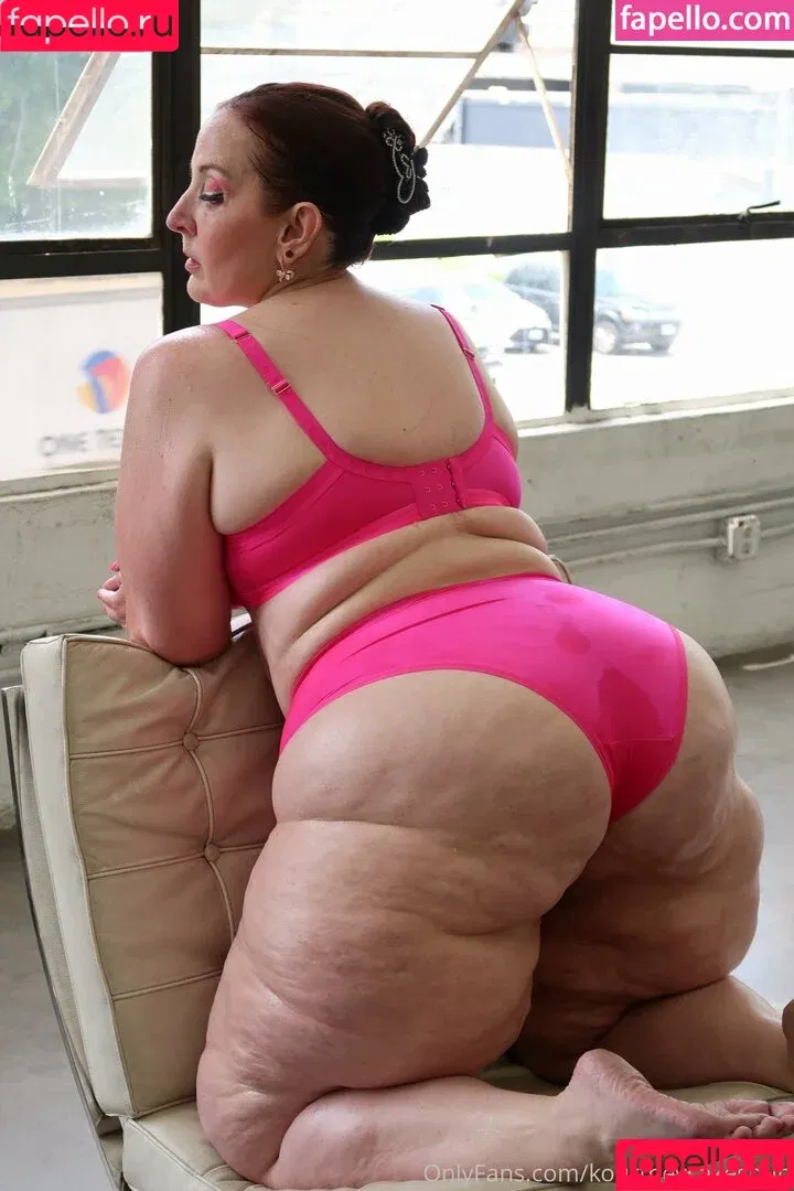 kourtneycakeshub / kourtneykardash Onlyfans Photo Gallery 