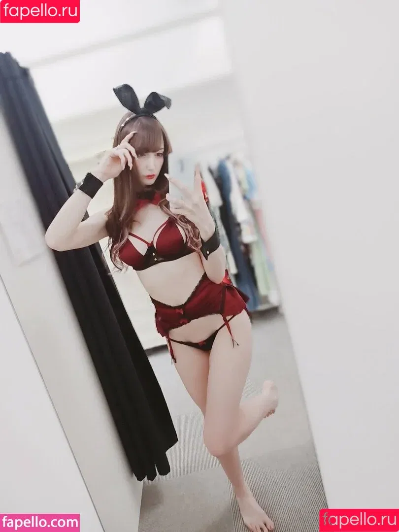 Meki / x.meki Onlyfans Photo Gallery 