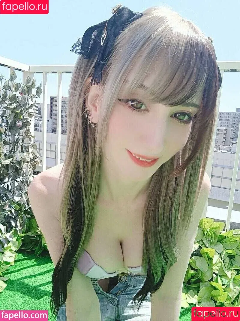 Meki / x.meki Onlyfans Photo Gallery 