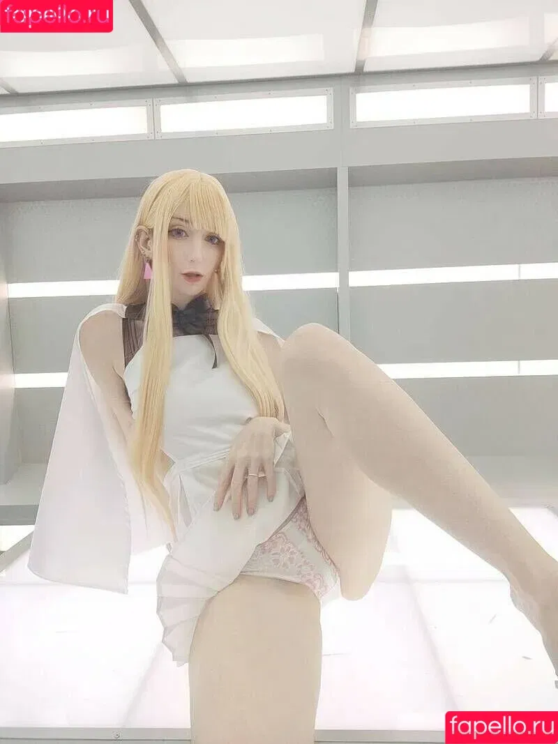 Meki / x.meki Onlyfans Photo Gallery 