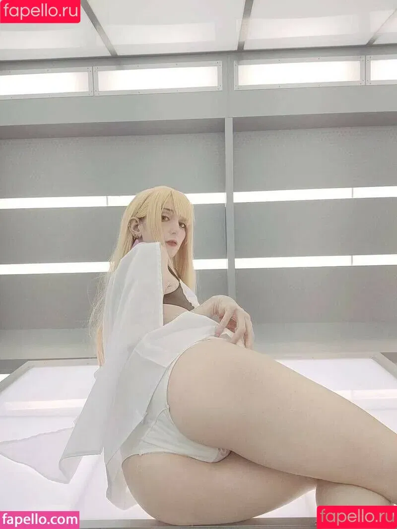 Meki / x.meki Onlyfans Photo Gallery 