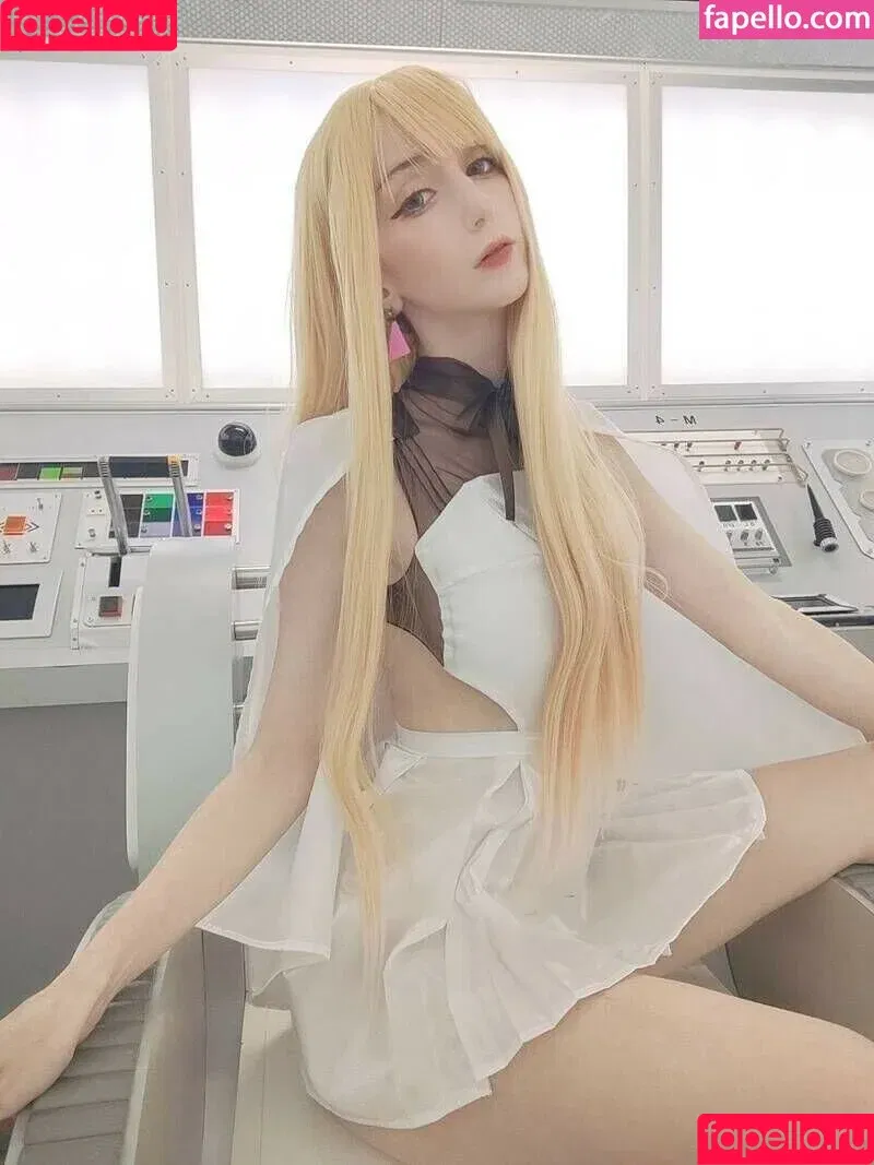 Meki / x.meki Onlyfans Photo Gallery 