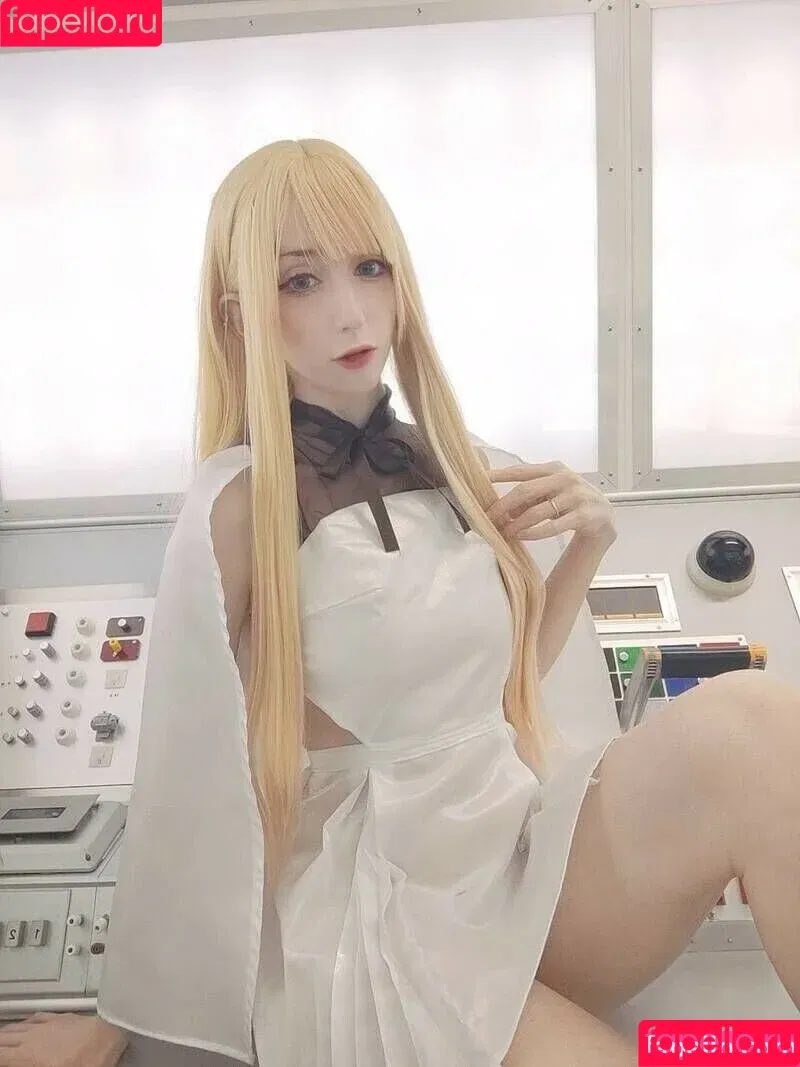 Meki / x.meki Onlyfans Photo Gallery 