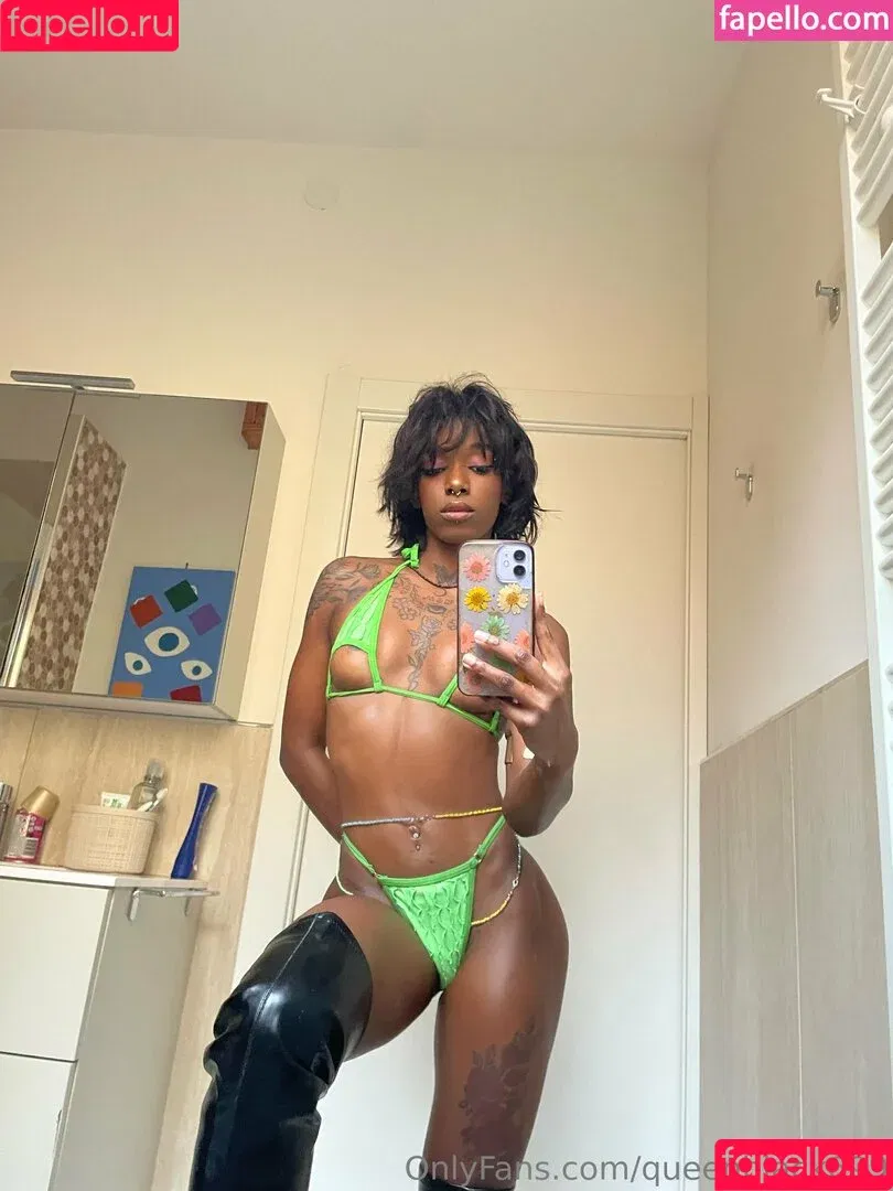 queenblack339 / queenblack699 Onlyfans Photo Gallery 