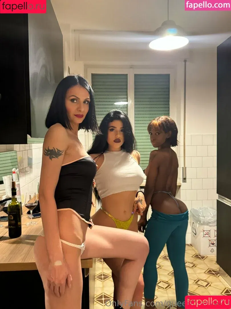 queenblack339 / queenblack699 Onlyfans Photo Gallery 
