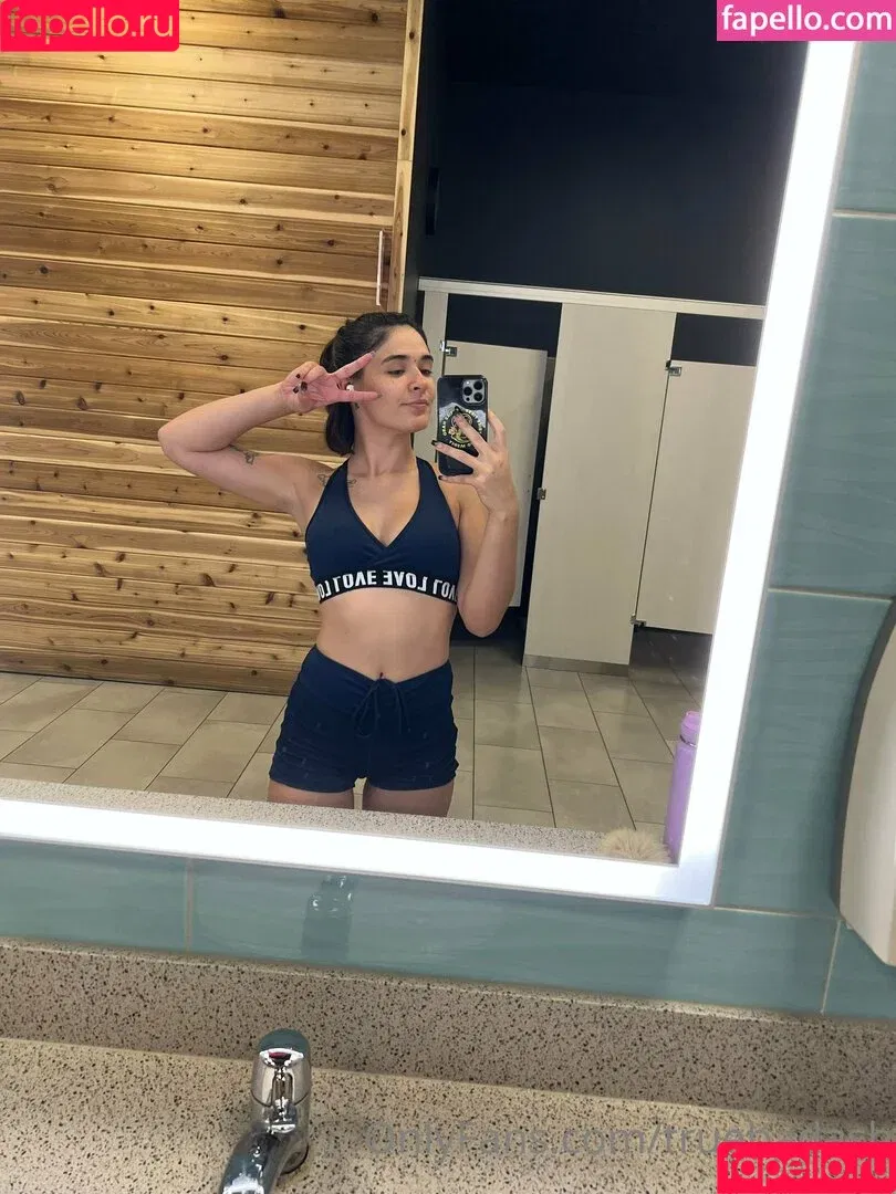 truebadash Onlyfans Photo Gallery 