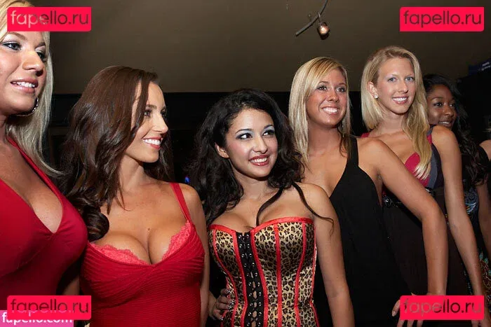 Charity Hodges Onlyfans Photo Gallery 