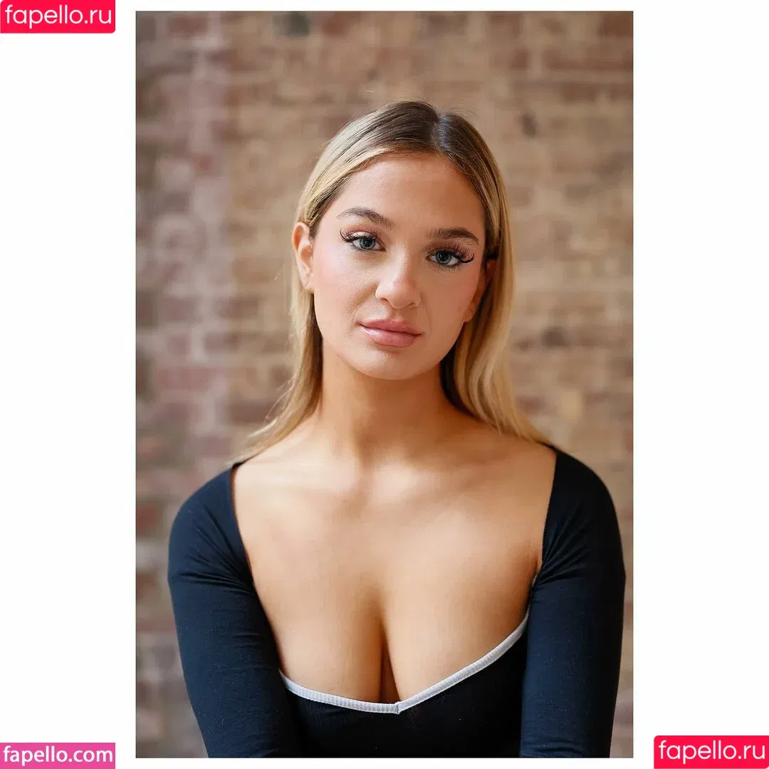 Claudia Conway / claudiaconway / claudiamconway Onlyfans Photo Gallery 