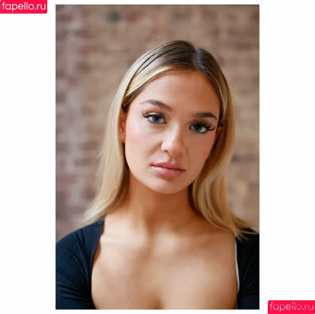 Claudia Conway / claudiaconway / claudiamconway Onlyfans Photo Gallery 