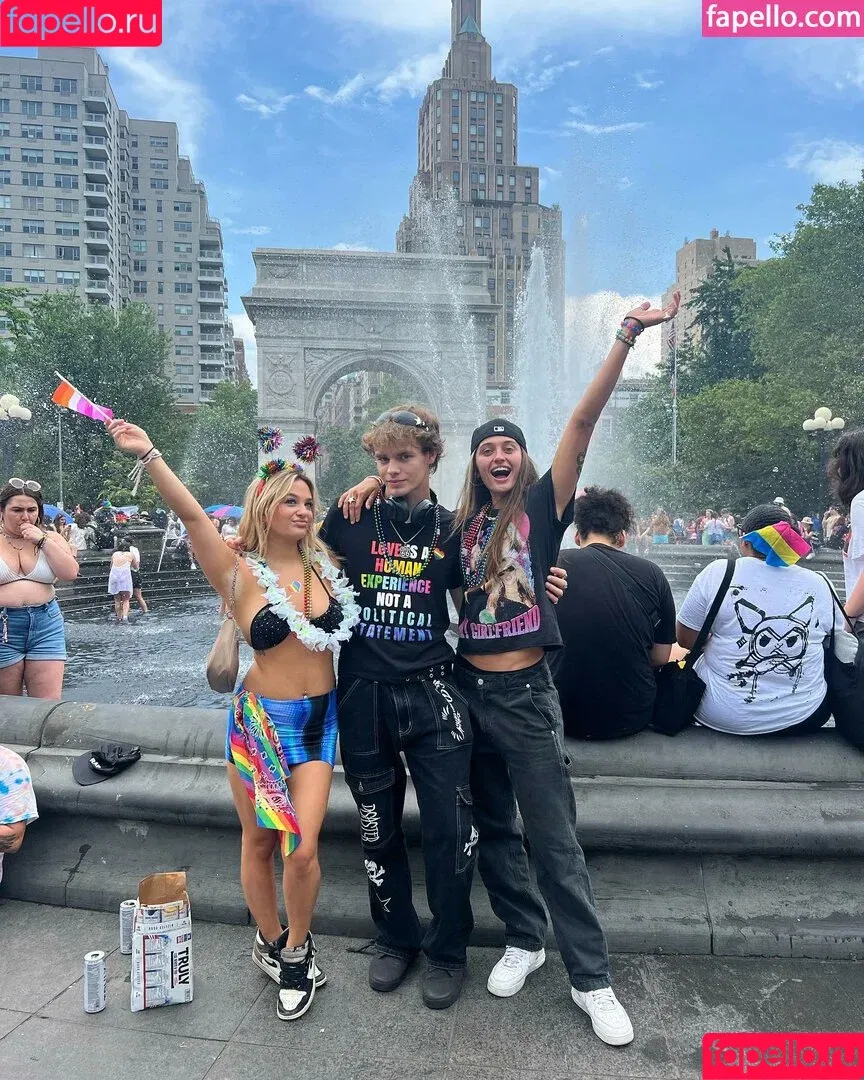 Claudia Conway / claudiaconway / claudiamconway Onlyfans Photo Gallery 