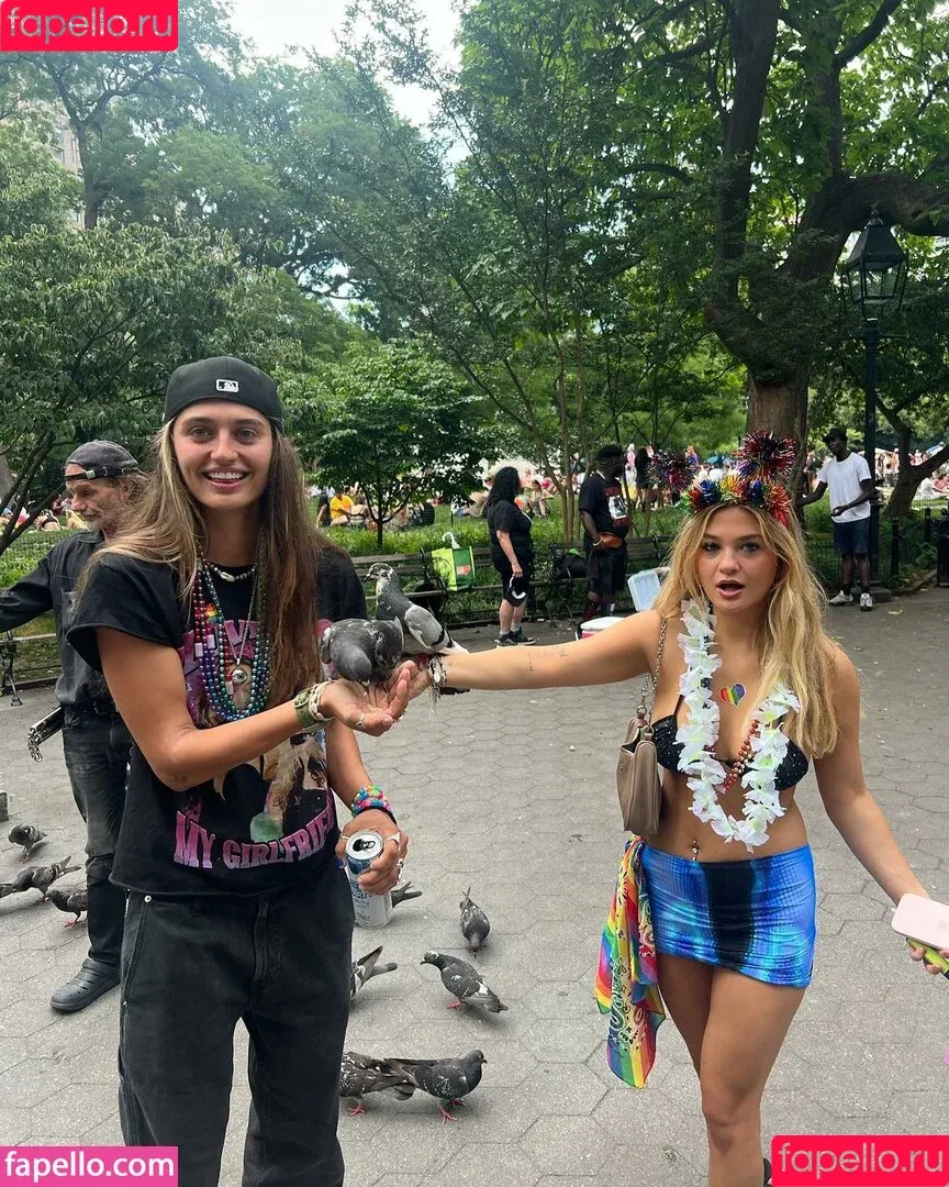 Claudia Conway / claudiaconway / claudiamconway Onlyfans Photo Gallery 