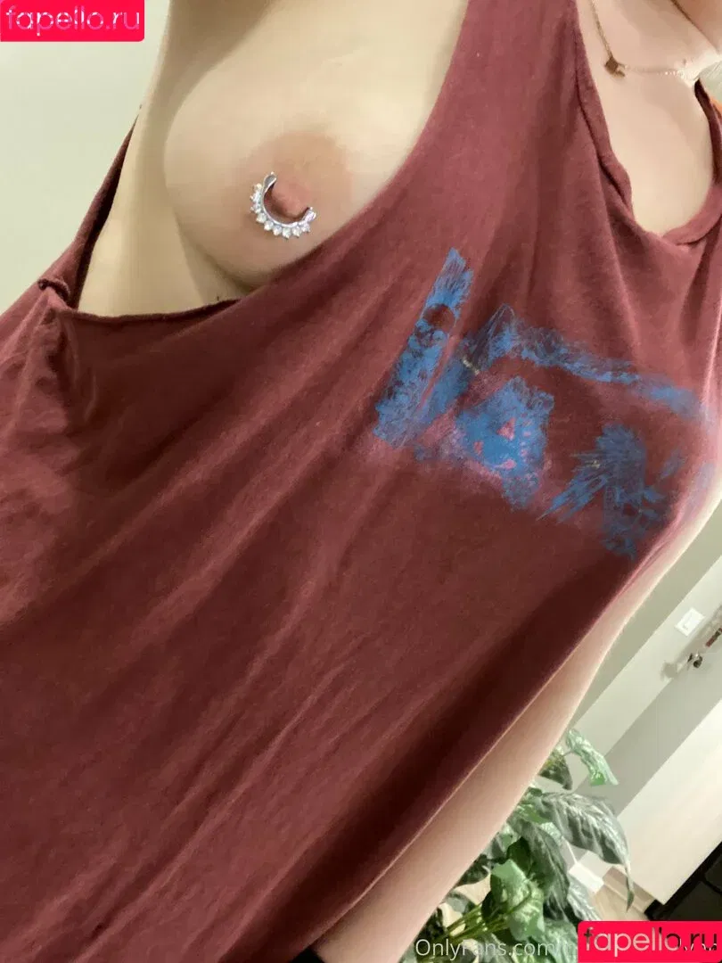 nipslipnovalynn / novalynnpress Onlyfans Photo Gallery 