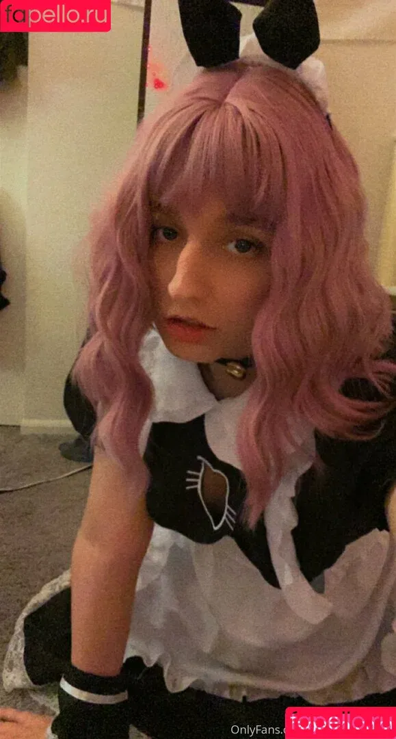 roxanne.rom.official / roxannerom Onlyfans Photo Gallery 