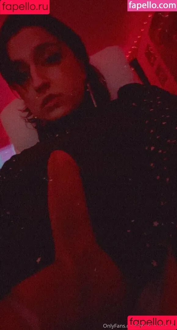 roxanne.rom.official / roxannerom Onlyfans Photo Gallery 