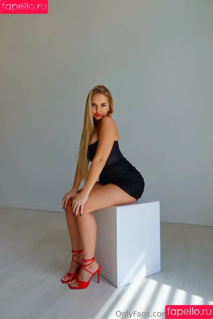 xo.annalisa / xoannalisa Onlyfans Photo Gallery 