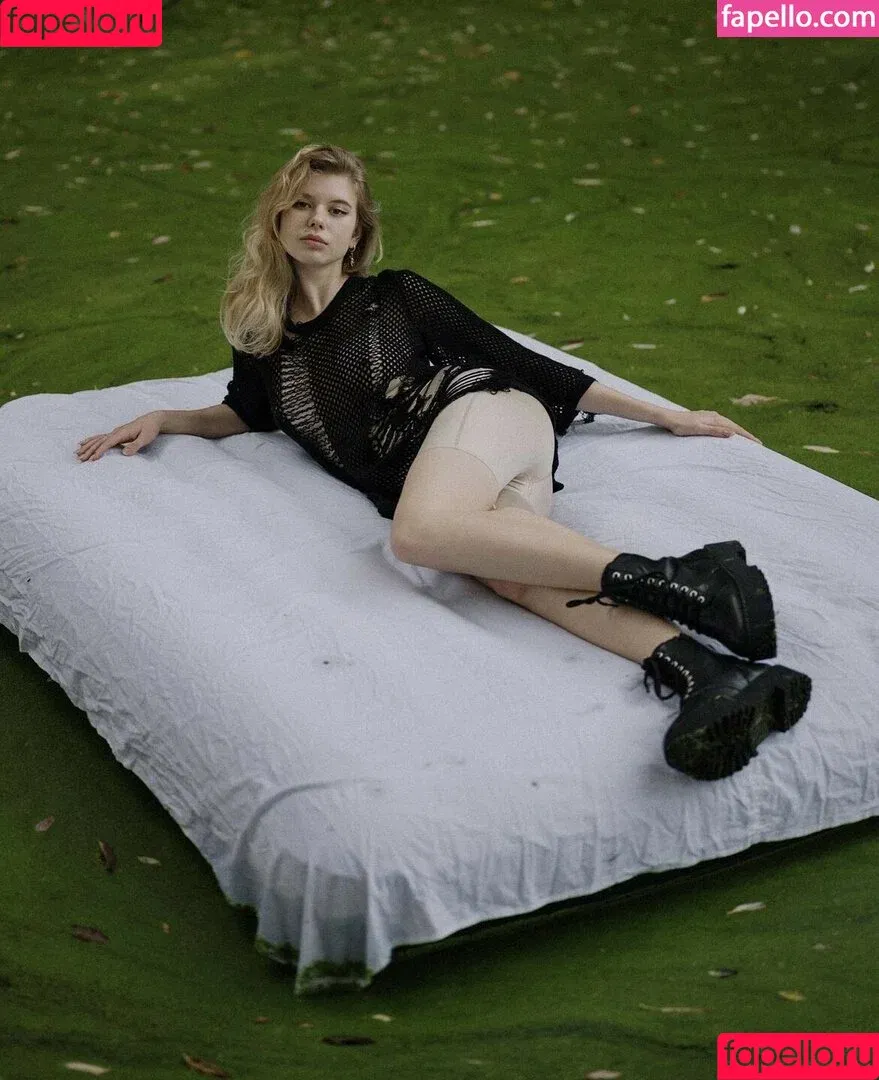 Julia Artemova / arte_nova / julia.artemova Onlyfans Photo Gallery 