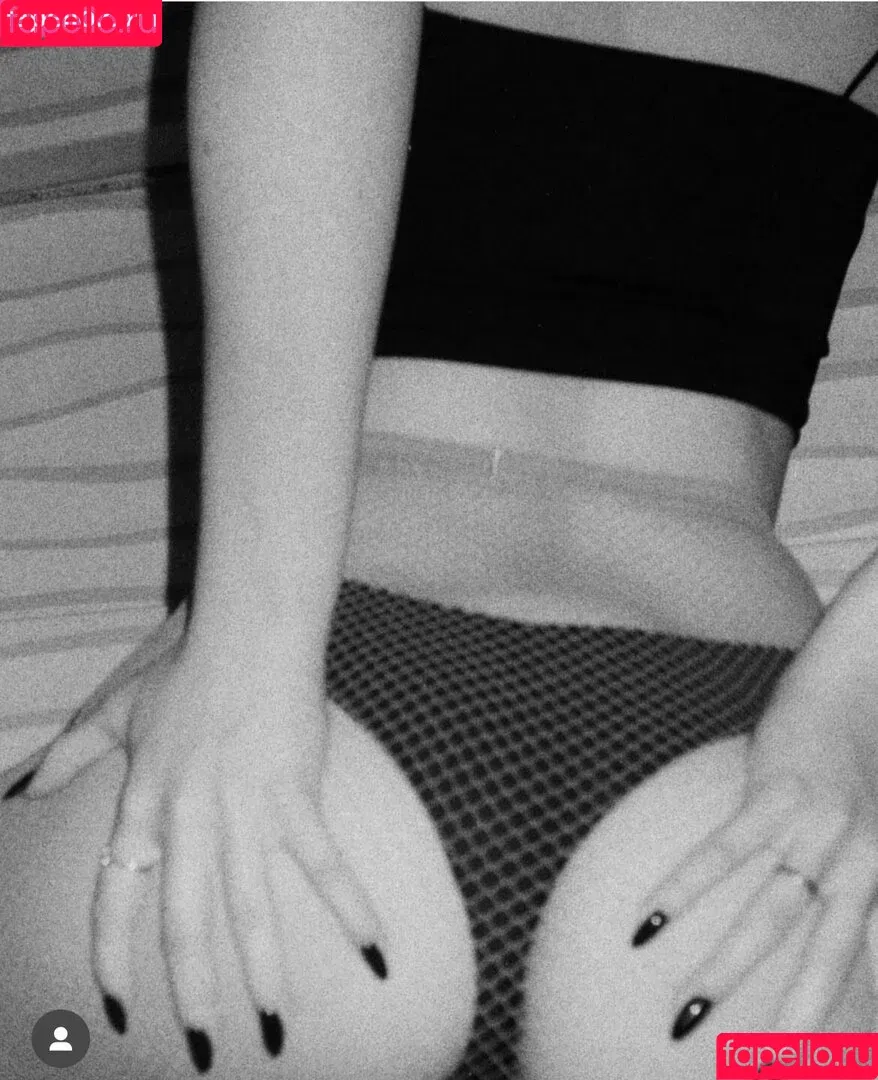 Julia Artemova / arte_nova / julia.artemova Onlyfans Photo Gallery 