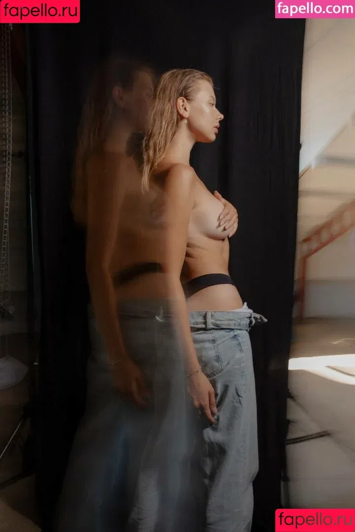 Julia Artemova / arte_nova / julia.artemova Onlyfans Photo Gallery 