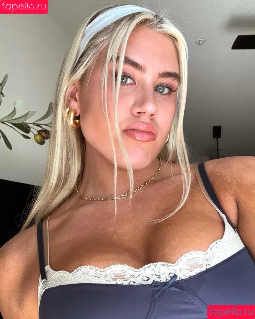 Olena Sadovska / zena_wwe Onlyfans Photo Gallery 