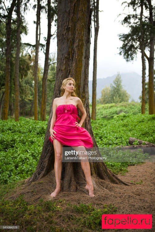 Elizabeth Mitchell Nude Onlyfans Photo 10