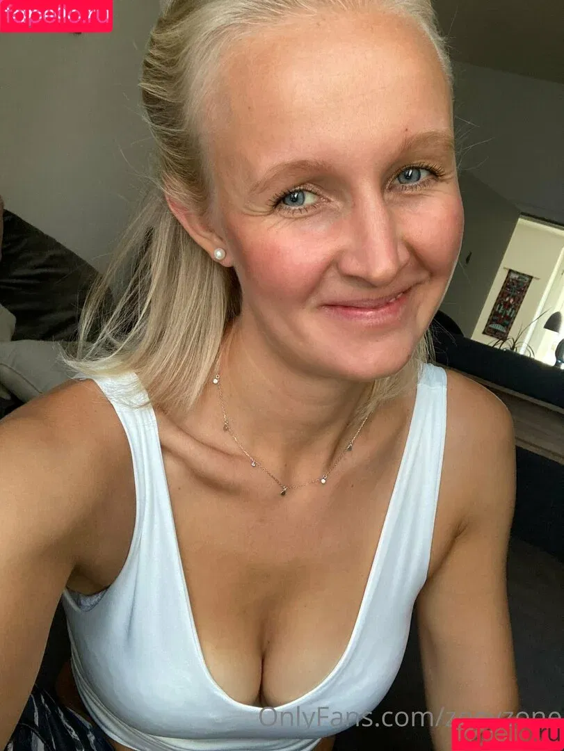 gymnast_zoeyzone / zoeyzone Onlyfans Photo Gallery 