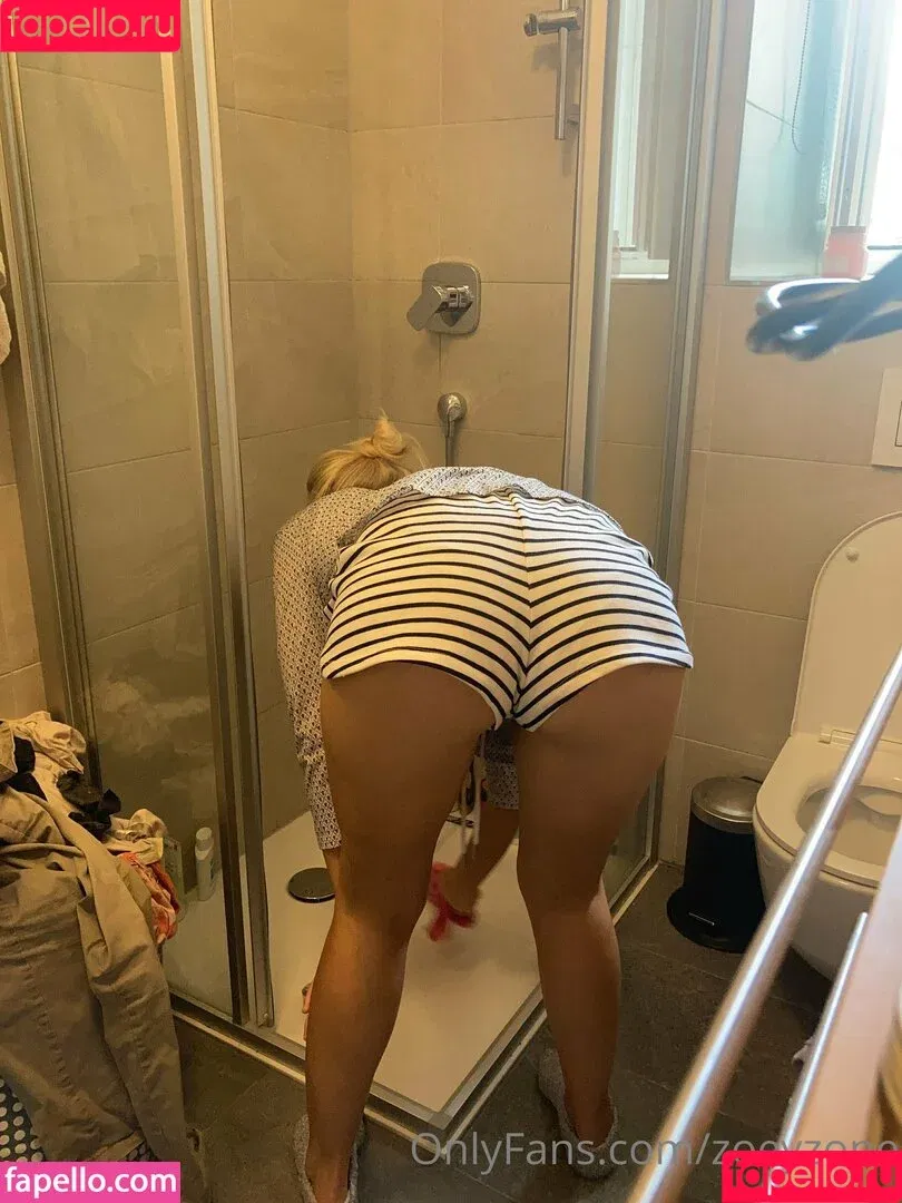 gymnast_zoeyzone / zoeyzone Onlyfans Photo Gallery 