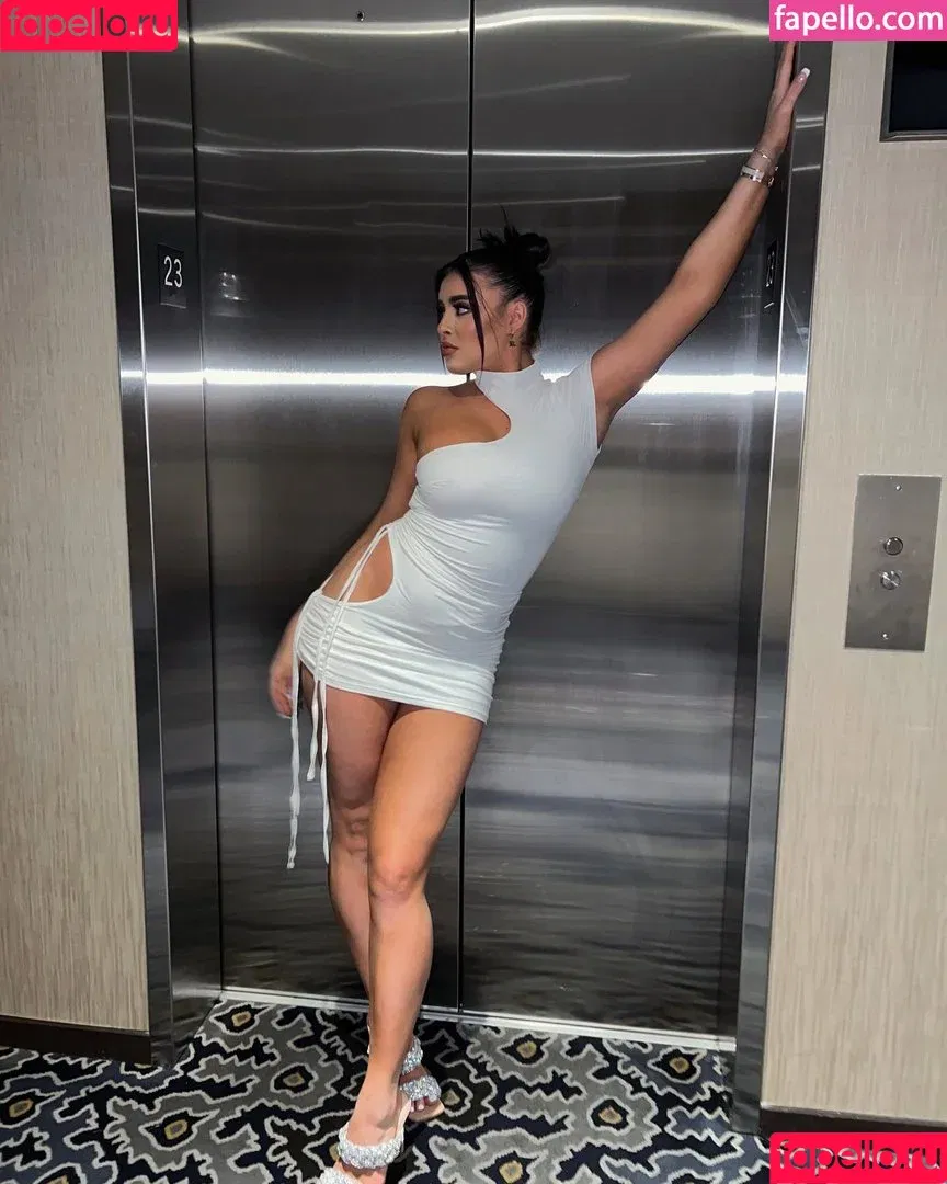 Kalani Hilliker / kalanihilliker Onlyfans Photo Gallery 