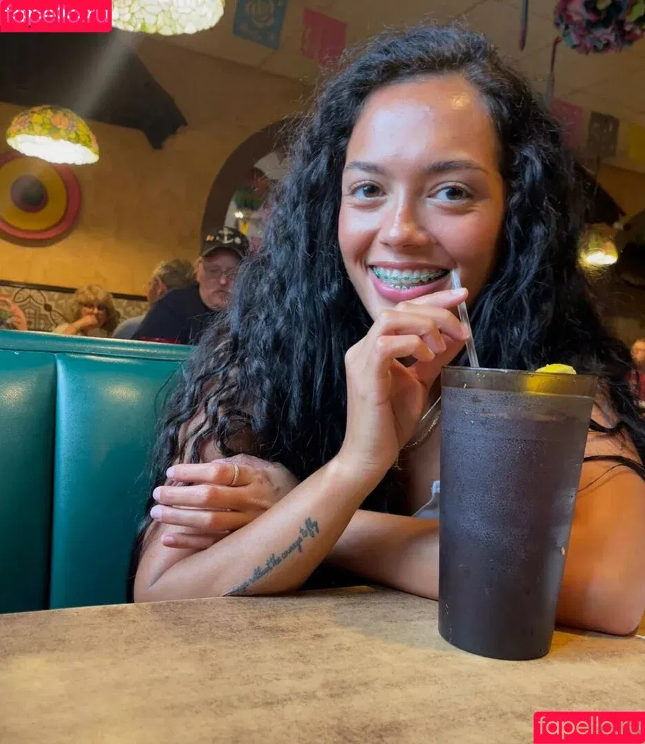 Thalia Mercedes / thalia_osuna32 / thaliamercedess Onlyfans Photo Gallery 