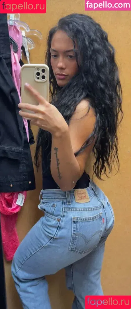 Thalia Mercedes / thalia_osuna32 / thaliamercedess Onlyfans Photo Gallery 