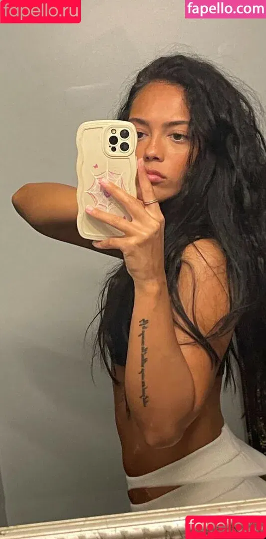 Thalia Mercedes / thalia_osuna32 / thaliamercedess Onlyfans Photo Gallery 