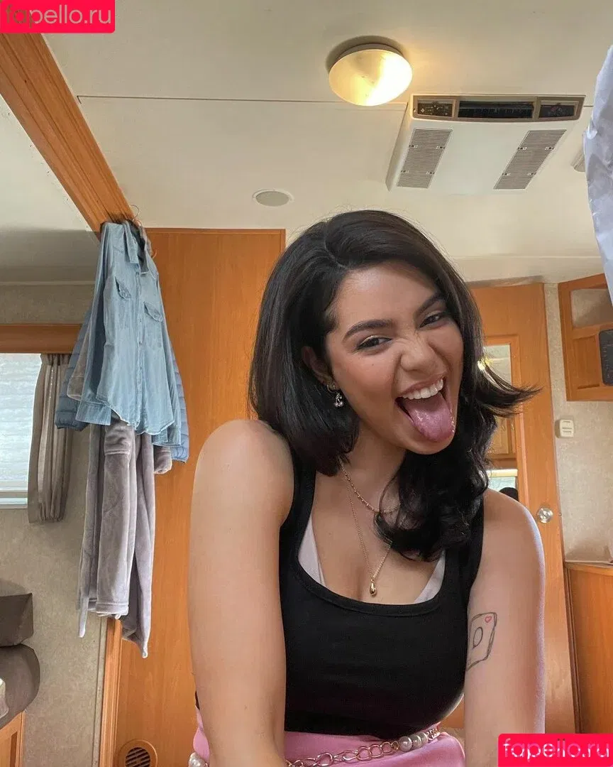 Aulii Cravalho / AuliiCravalho / Auli’i Cravalho Onlyfans Photo Gallery 