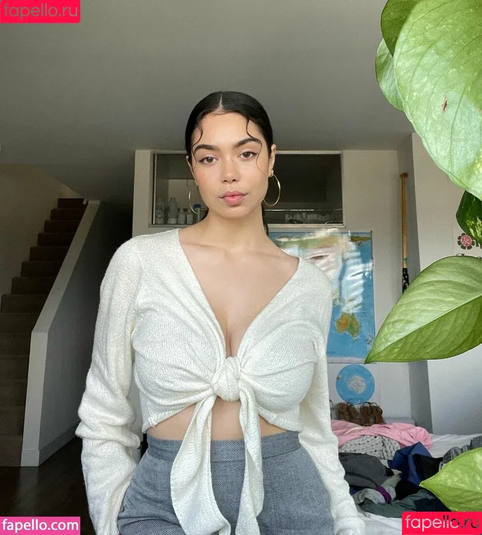 Aulii Cravalho / AuliiCravalho / Auli’i Cravalho Onlyfans Photo Gallery 