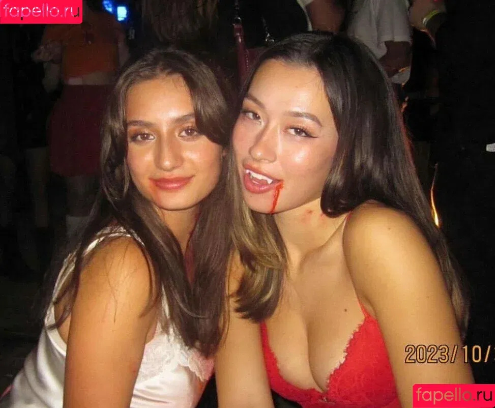 Molly Faye / _mollyfaye / guacamolly.com / mollyfayeporter Onlyfans Photo Gallery 